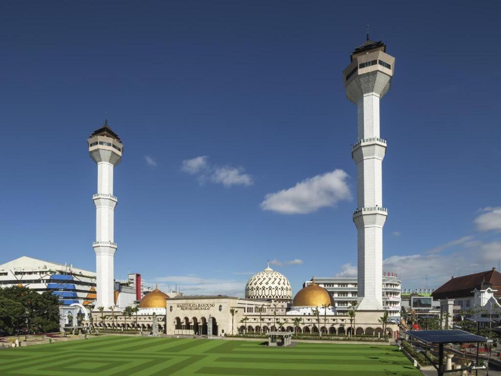Super Oyo 2672 Bee M Syariah Hotell Bandung Exteriör bild