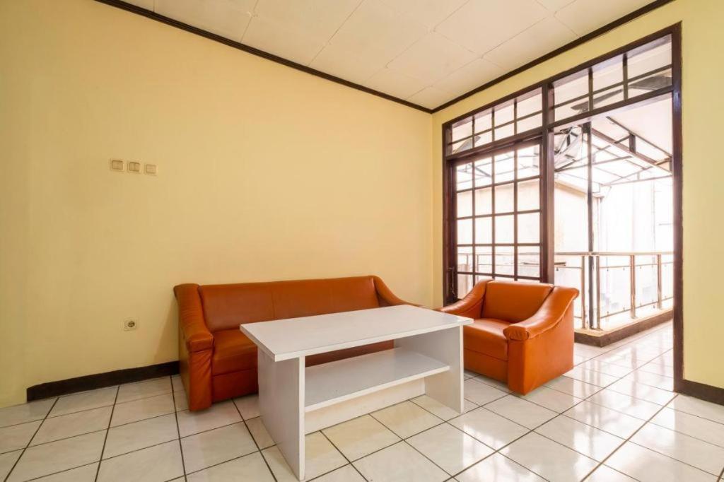 Super Oyo 2672 Bee M Syariah Hotell Bandung Exteriör bild